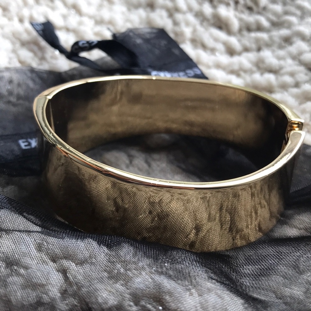 Wavy Hinged Bangle